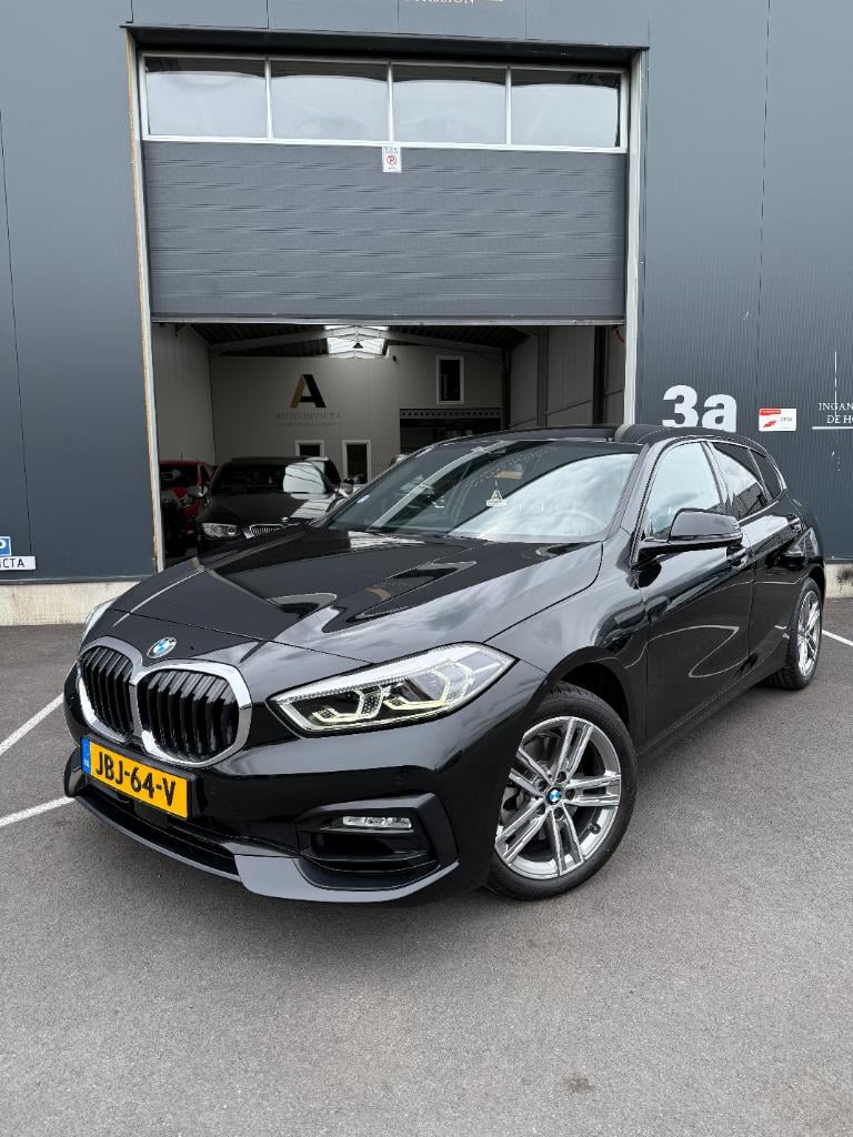 BMW 1 Serie 118i high executive - automaat