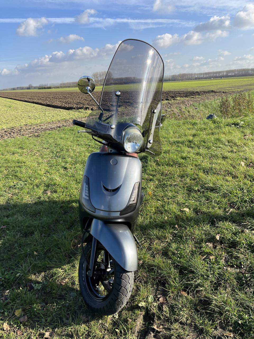 Mooie Sym Fiddle ( blauw kenteken )