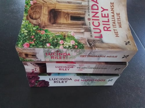 Lucinda riley