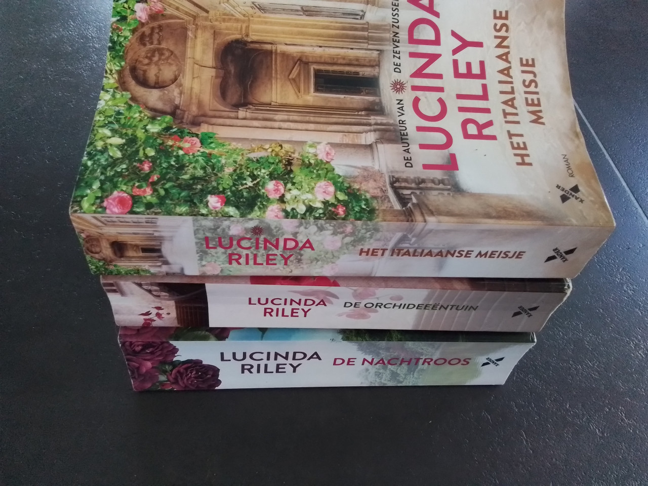 Lucinda riley