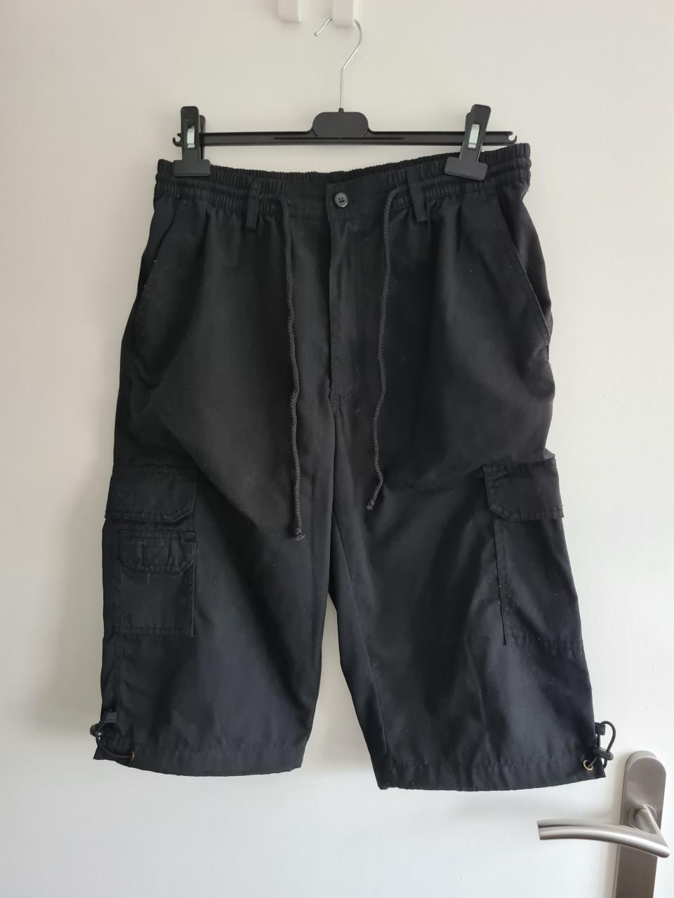 Zwarte korte broek van VT  Maat M