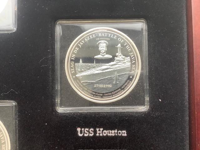 16 penningen Het Koninkrijk der Nederlanden in oorlog.