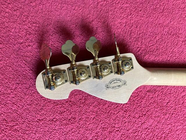 Sandberg Panther Rarewood 4-snarige j-bass