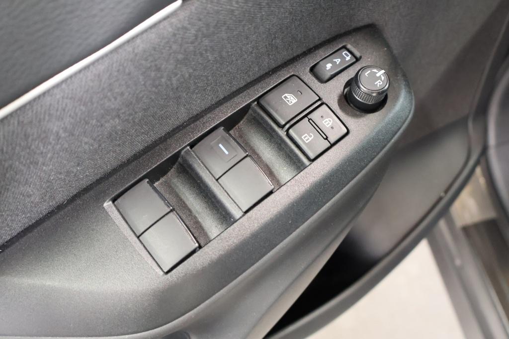 Toyota Yaris Cross 1.5 hybrid 115 first
