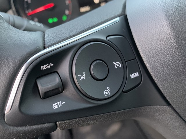 Opel Crossland X - v e r k o c h t