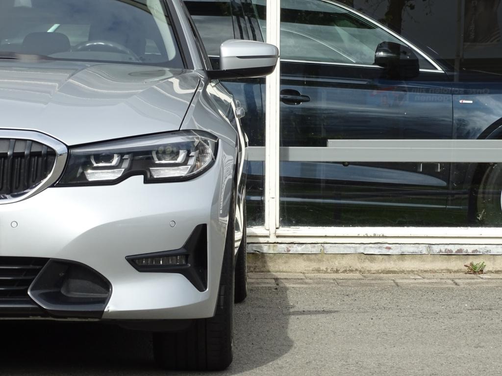 BMW 3-serie touring 318i executive edition sportline