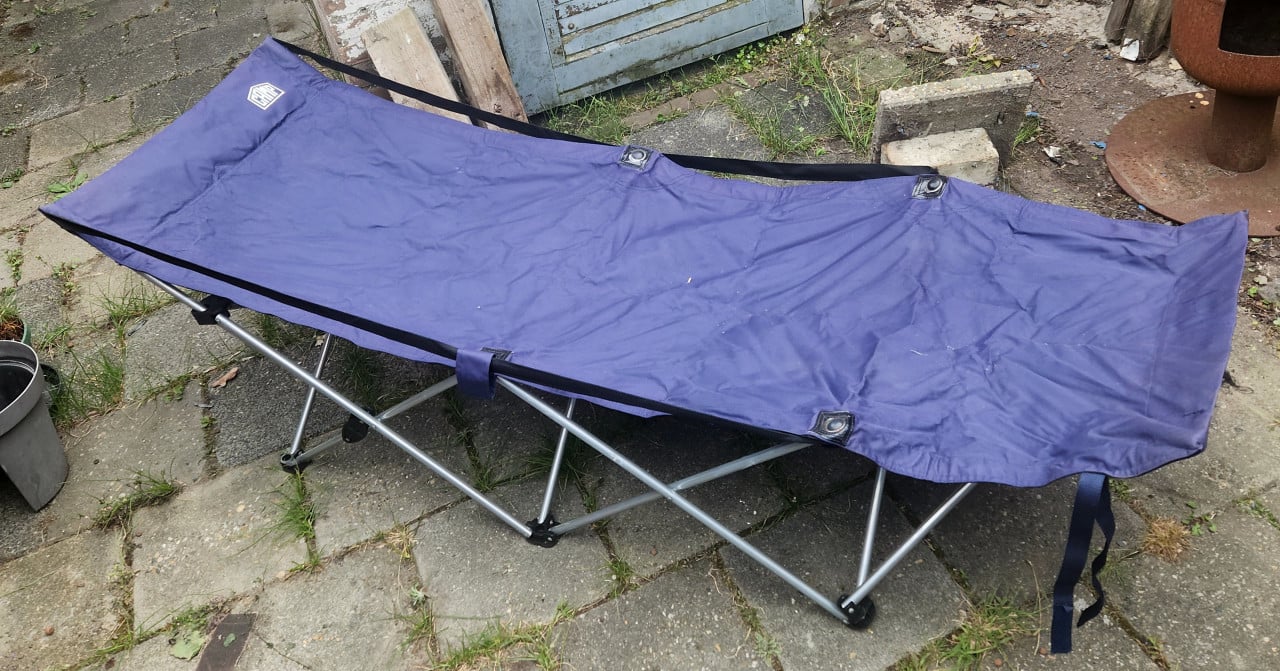 Opvouwbaar camping ligbed