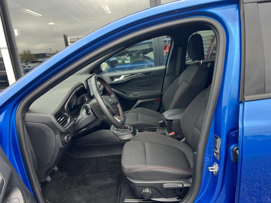 Ford Focus 1.0 ecoboost hybrid 125pk st-line , adaptive cc ,voorruitverwarm