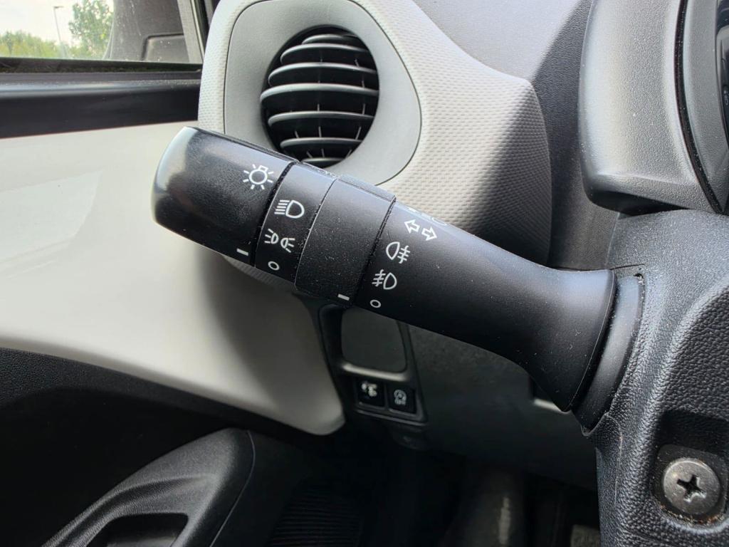 Peugeot 108 1.0 e-vti active | parkeersensoren | airco | bluetooth