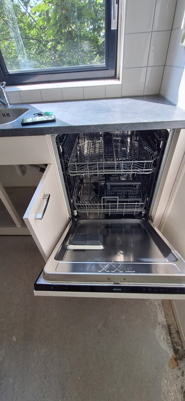 Keuken hoek opstelling met Atag apparatuur
