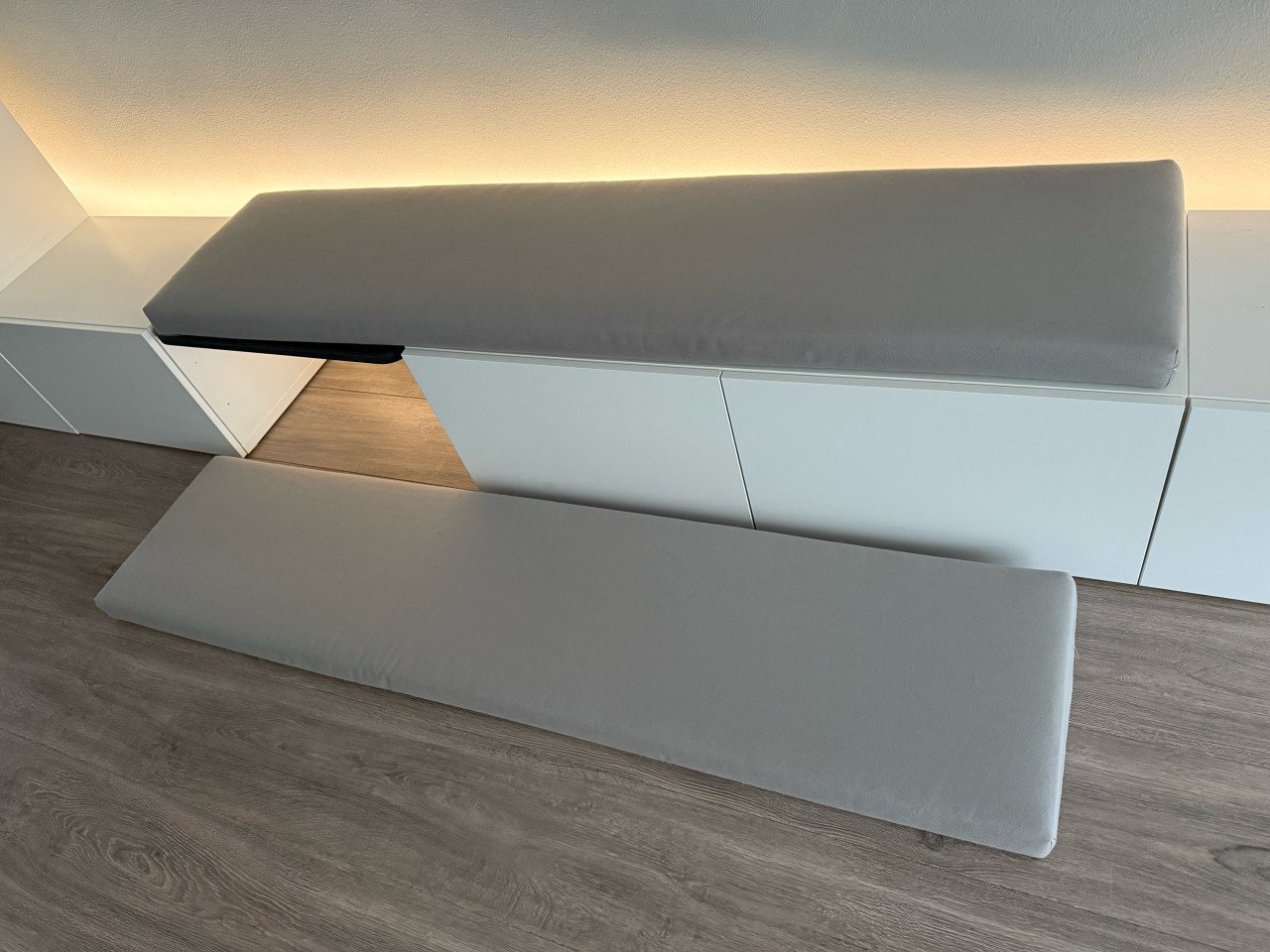 Grijze kussens zitbank 180cm