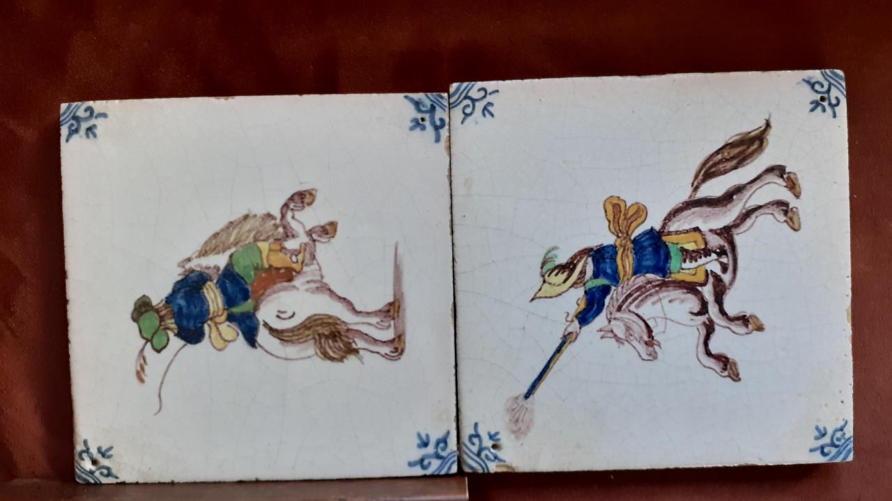 11 x Antieke tegels met Paarden & Hobbelpaard van de Kermis.!