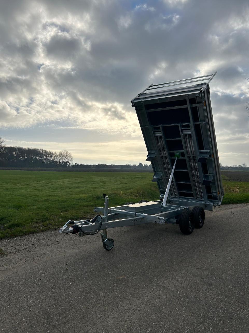 Nieuwe elektrische kippers