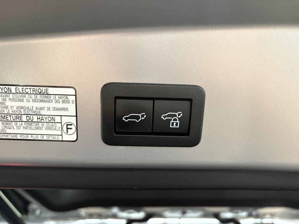 Toyota Corolla Cross 2.0 hp hybrid first edition