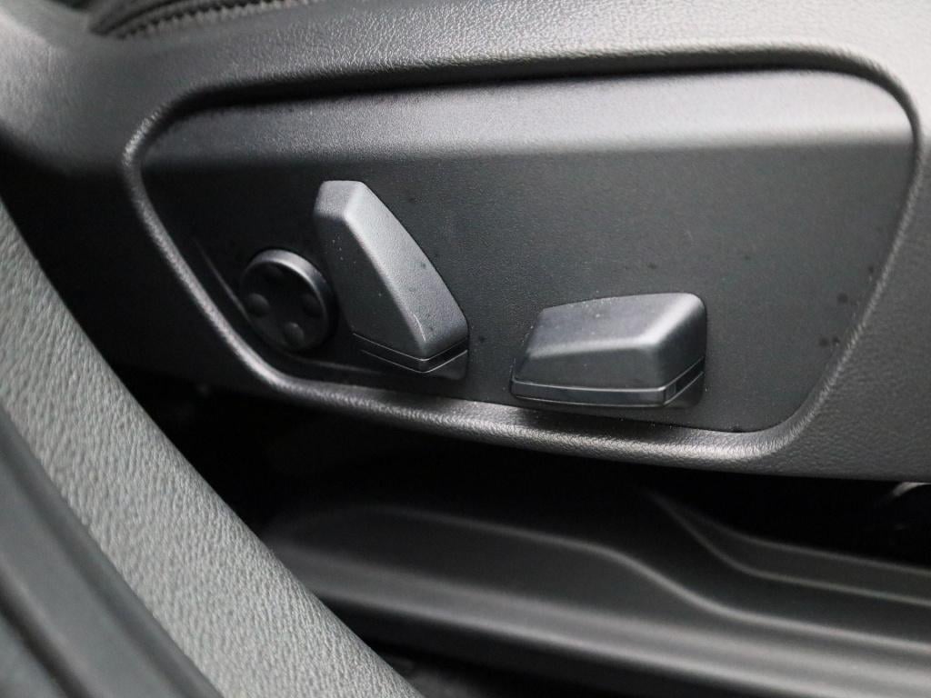 BMW X1 sdrive18i high executive | apple carplay / android auto | stoel- stu
