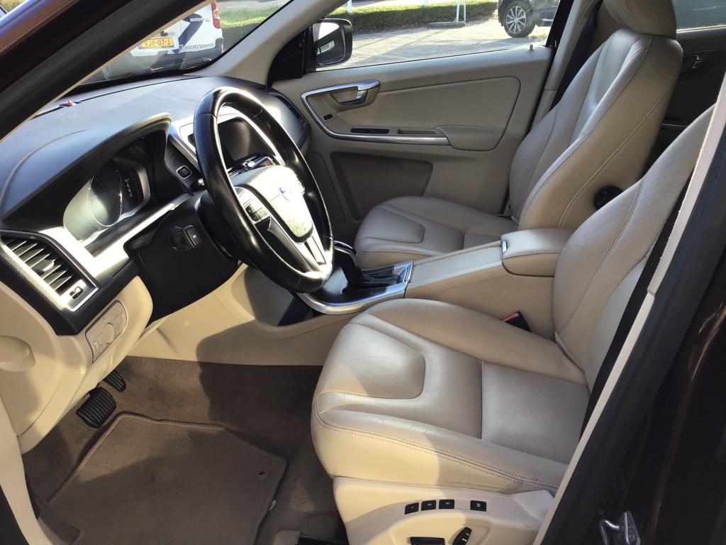 Volvo XC60 2.0 t5 fwd summum
