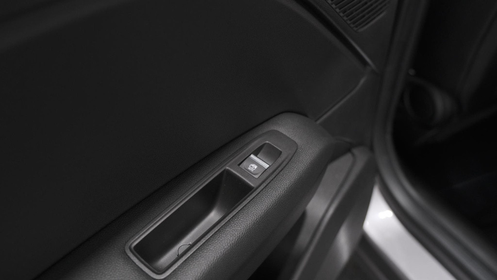 Renault Captur mild hybrid 140 edc techno | apple carplay | parkeersensoren