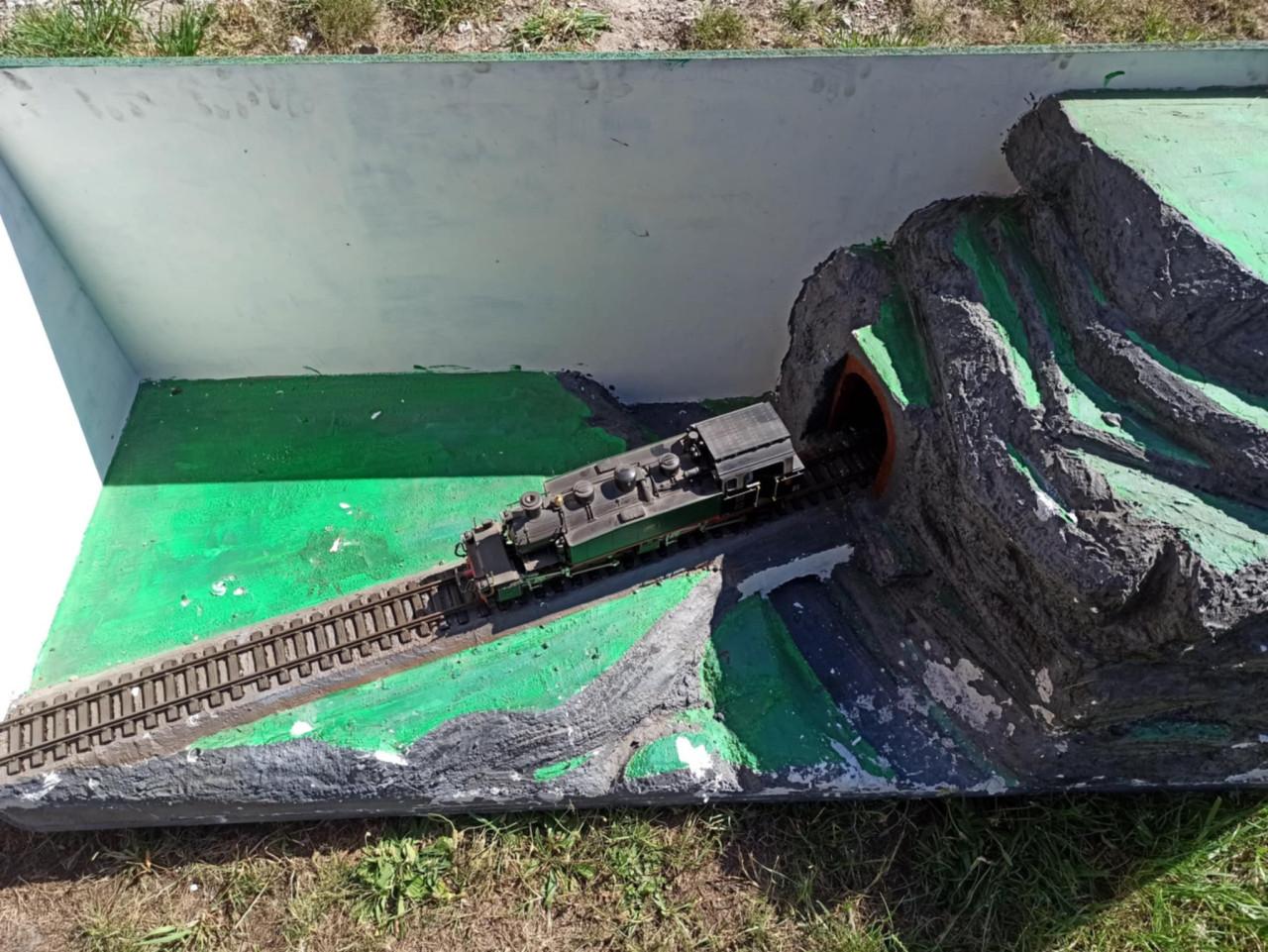 LGB diorama afm.  176cm lang, 72cm diep, 70cm hoog.