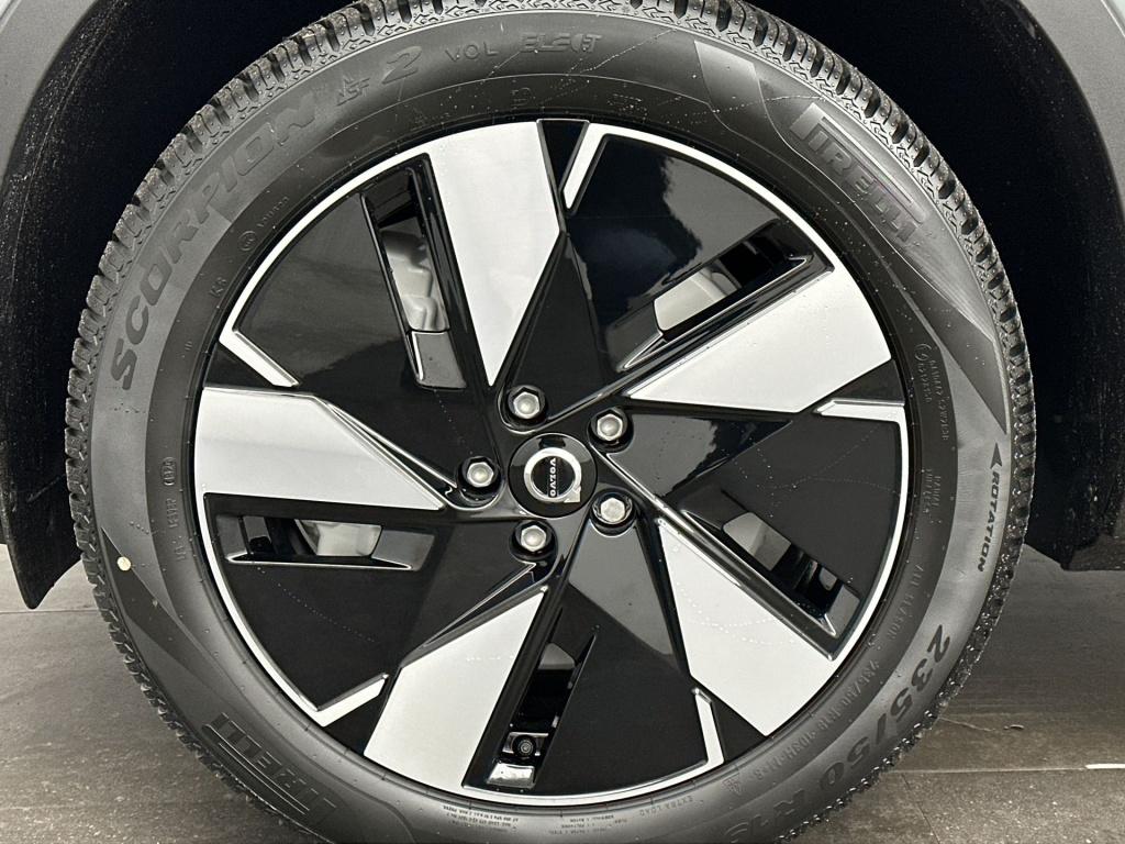 Volvo Ex40 extended range ultra dark europa