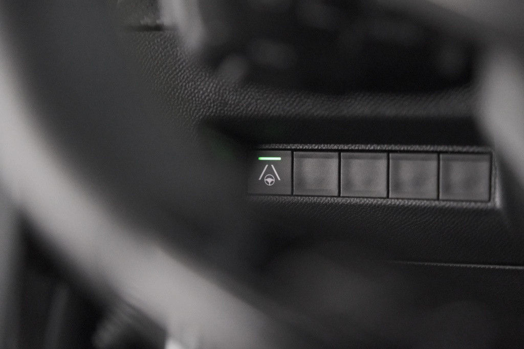 Peugeot 2008 puretech 130 eat8 gt | 360 camera | stoelmassage | adaptieve c