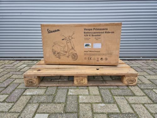 Nieuwe elektrische kinder‑Vespa Primavera 12V (mintgroen)