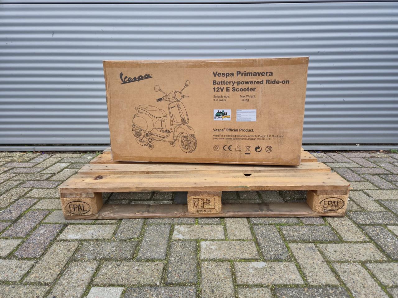 Nieuwe elektrische kinder‑Vespa Primavera 12V (mintgroen)