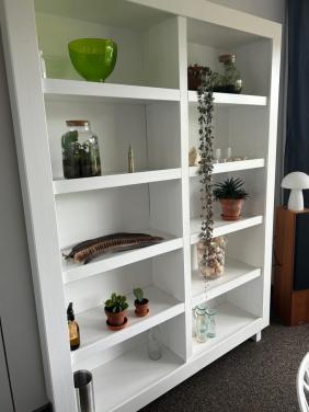 Open witte kast