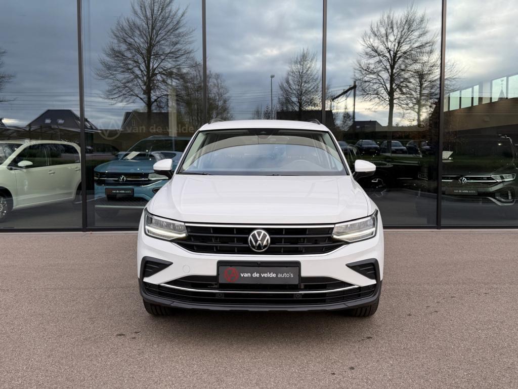 Volkswagen Tiguan 1.4 tsi dsg ehybrid life | leder | trekhaak | 360 camera 