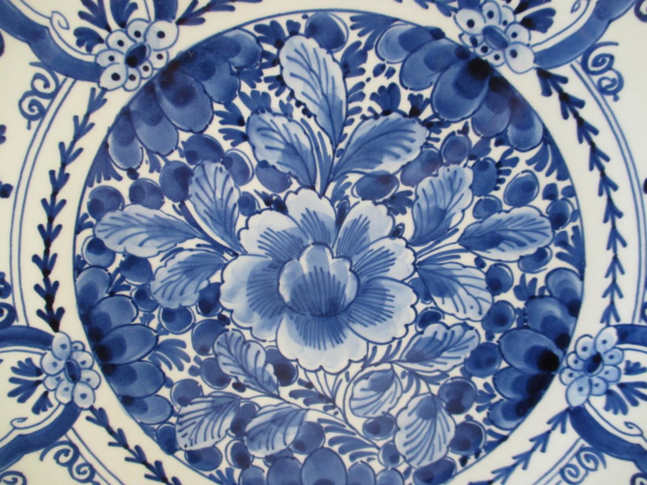 Zeer Mooi Vol Geschilderd Delftsblauw Bord ( De Porceleyne Fles )