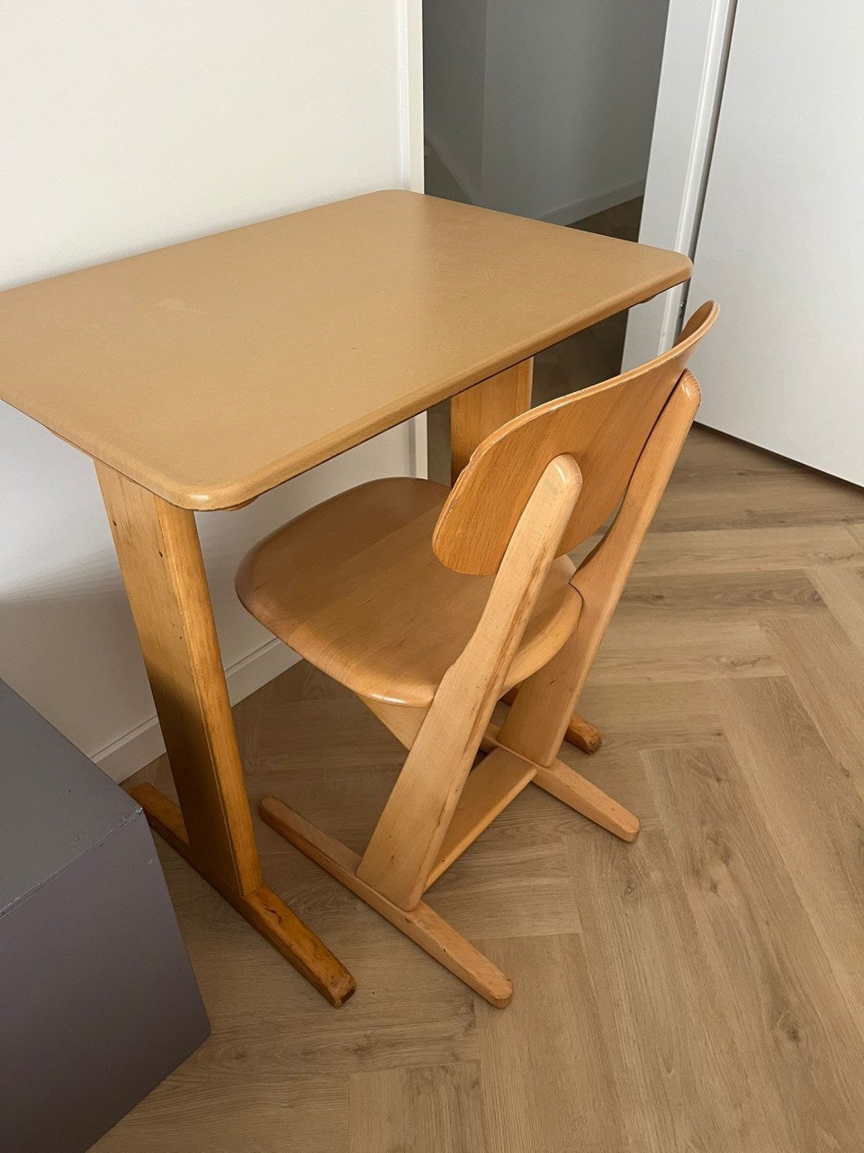 Schooltafeltje & schoolstoeltje (vintage/retro)
