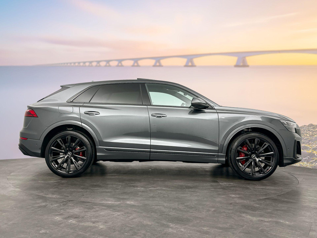 Audi Q8 pro line s 55 tfsi e 290 kw / 394 pk suv 8 versn.