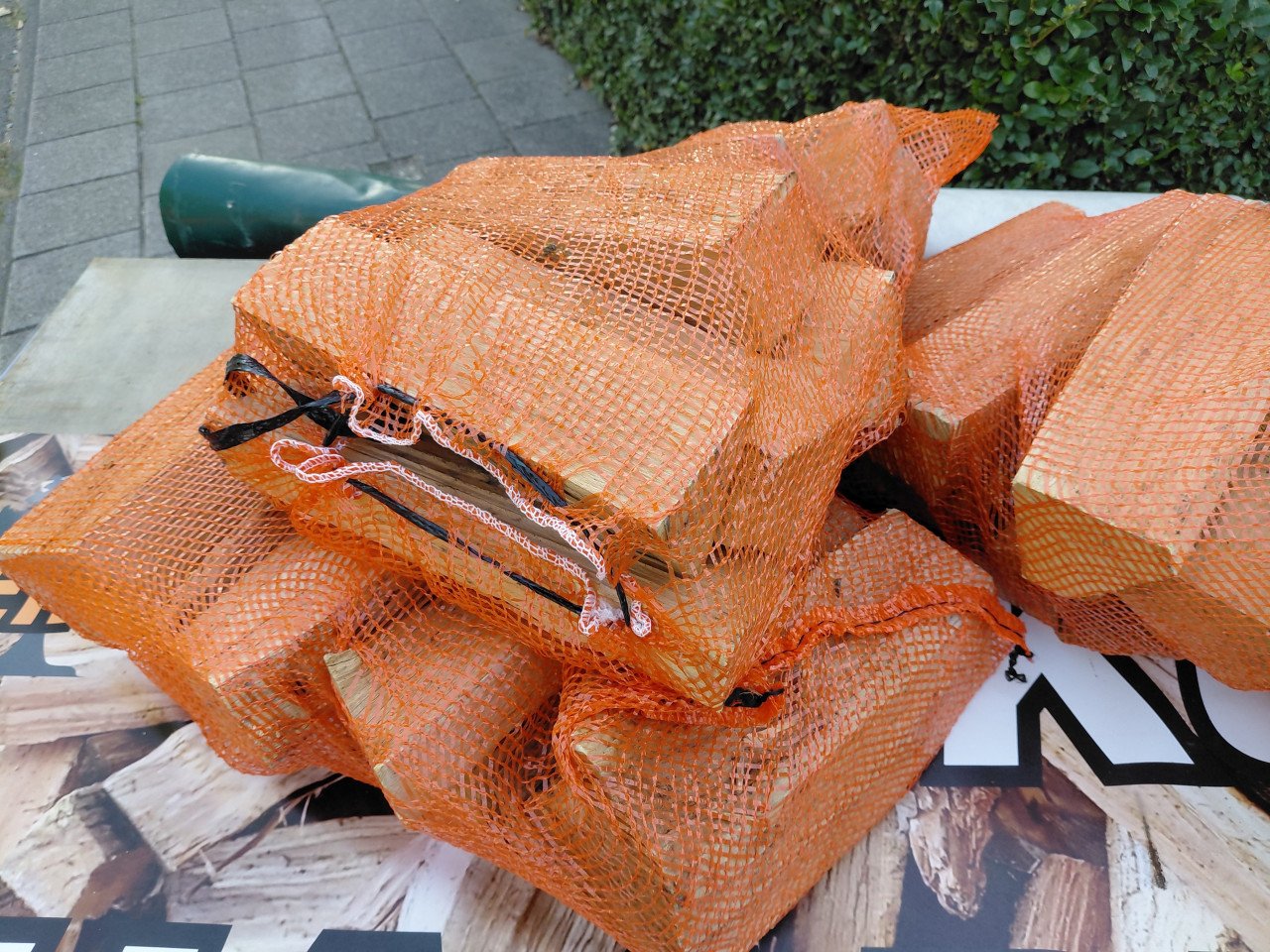 Netzakken Haardhout#Hardhout