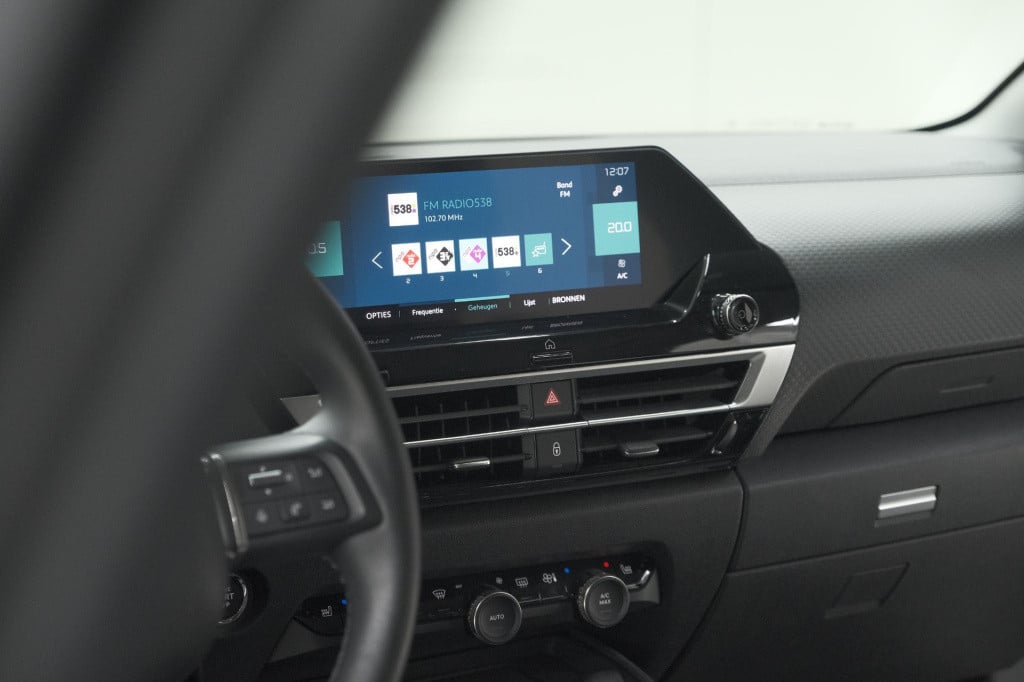 Citroen Ë-c4 shine 50 kwh | camera | pack winter | apple carplay | navigati
