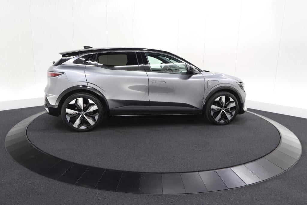 Renault Megane E-tech ev40 boost charge techno | 1 fase | soh 95,5% | camer