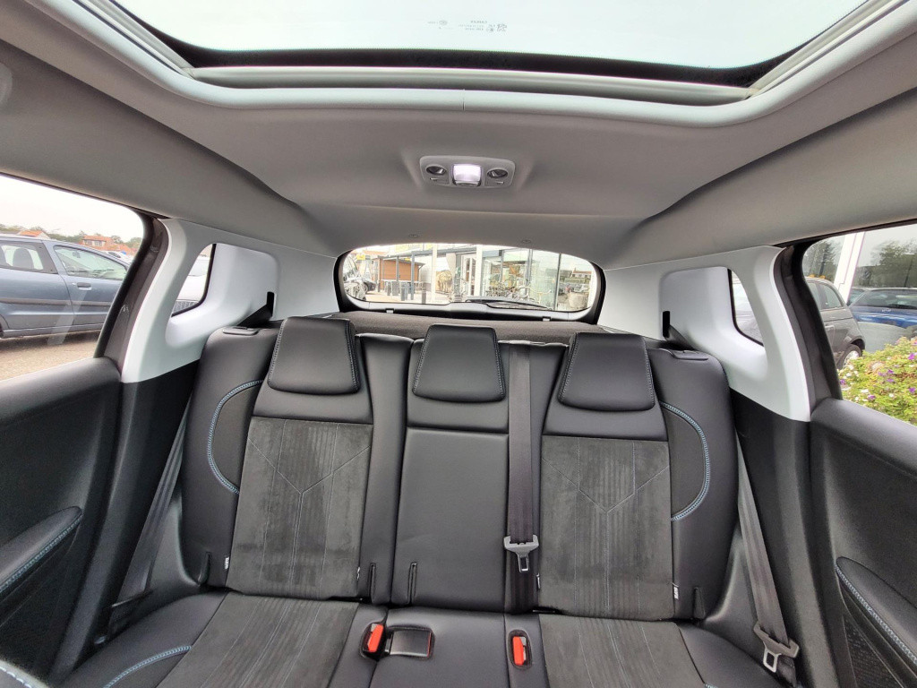 Peugeot 2008 1.2 puretech allure crossway treekhak alcantara leer / navigat