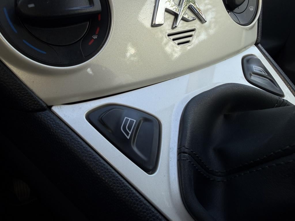 Ford KA 1.2 titanium x - lederen bekleding - nieuwe distributie + grote beu