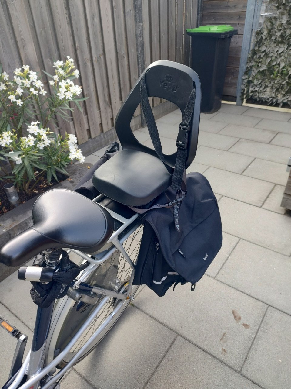 Mooi en comfortabel (Yepp) kinderzitje/ fietsstoeltje