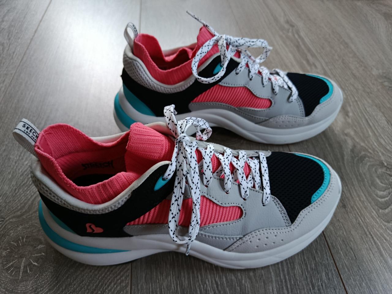 Skechers maat 39