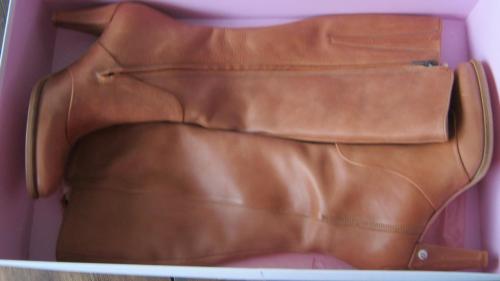 NIEUW LAARZEN MAAT 38 VOOR 50 EURO