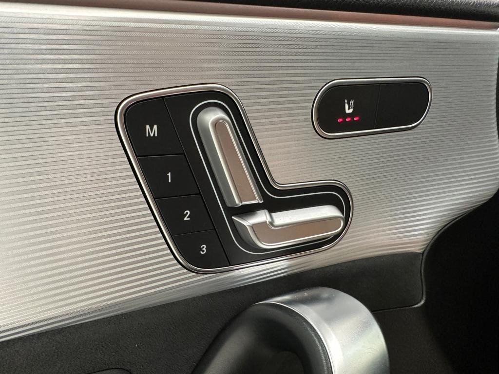 Mercedes-Benz A-Klasse 200 amg premium plus | burmester | panoramadak | mem
