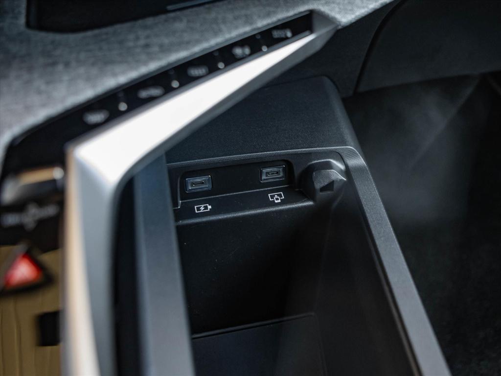Peugeot 3008 hybrid 145pk e-dcs6 gt automaat | stoel & stuurverwarming | el