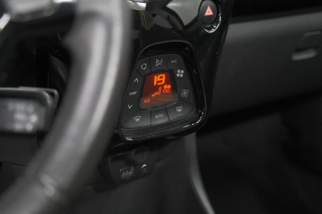 Peugeot 108 1.0 e-vti collection top! | elektrisch vouwdak | apple carplay 