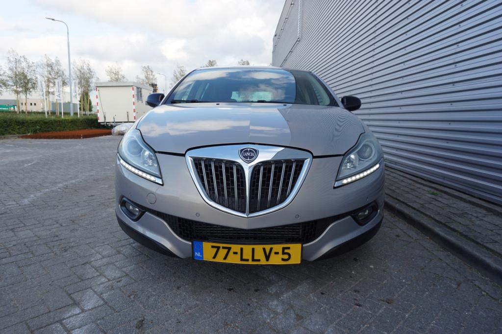 Lancia Delta 1.4-16v oro climate / navi / cruise / parkeers. / elektr. rame