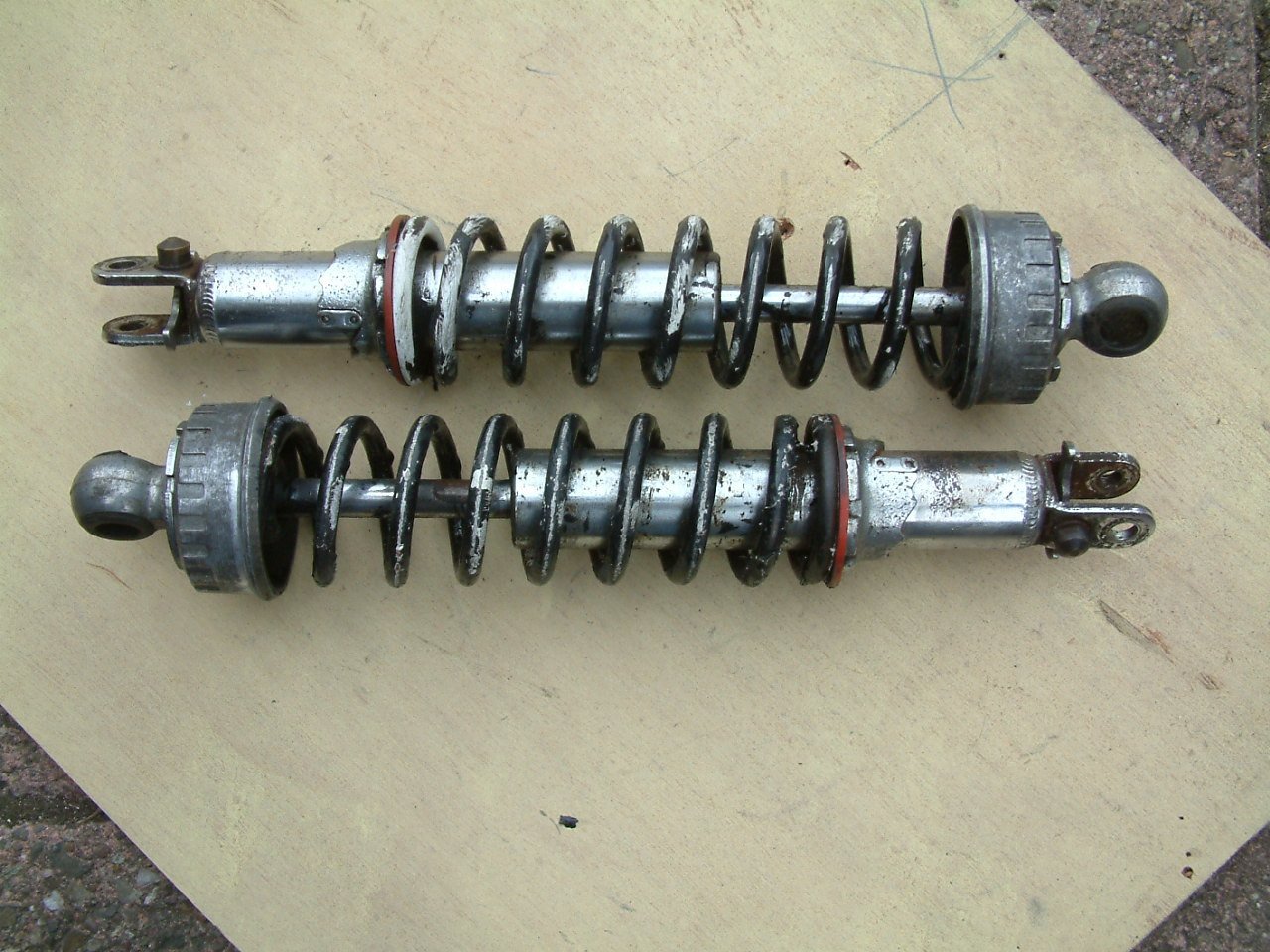 Schokbrekers  koni en andere  34 en 36 cm h o h