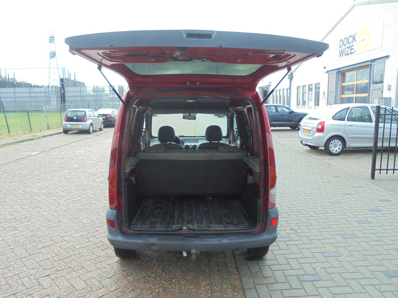 Renault Kangoo 5 persoons benzine ,echte werkauto ,apk t/m juni 2026
