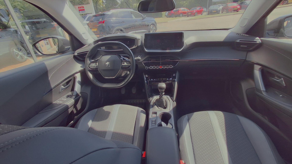 Peugeot 2008 1.2 puretech 130pk allure navigatie | apple carplay & android 