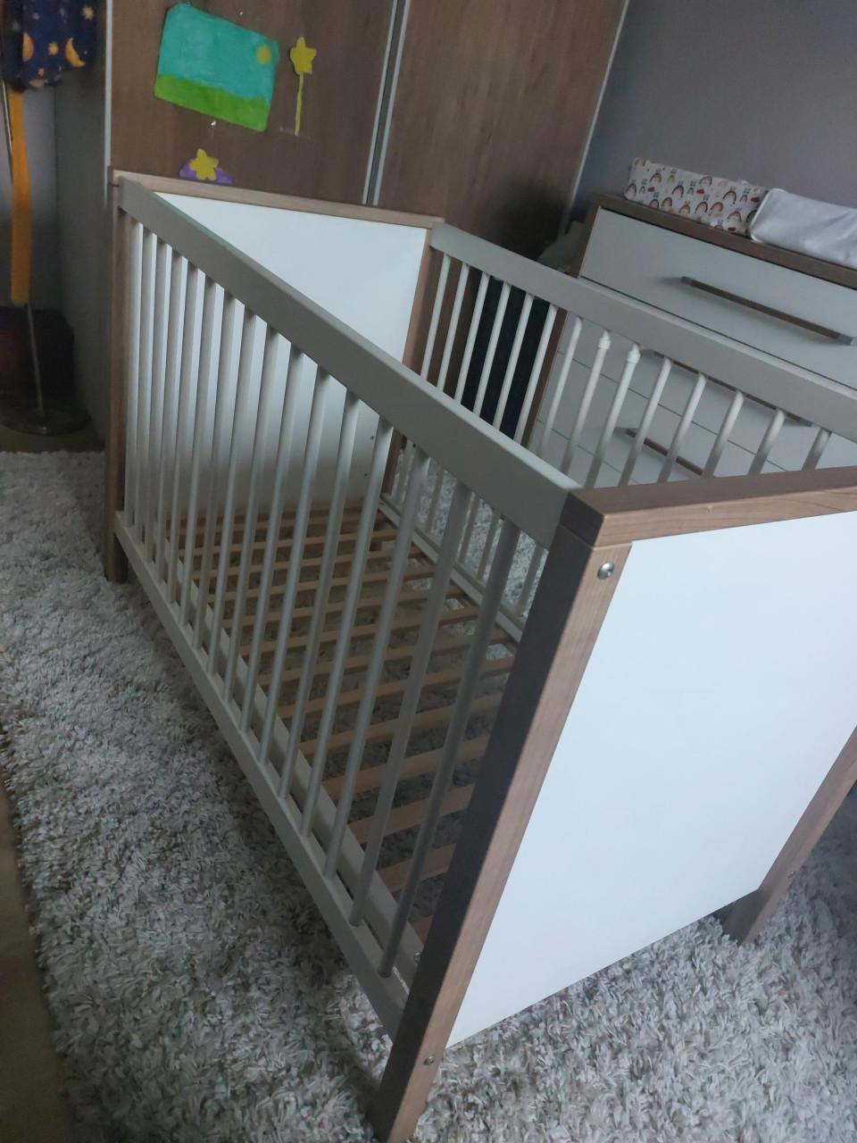 Mooi stevig ledikant