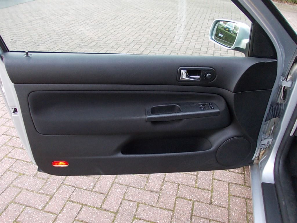 Volkswagen Golf sdi airco (orig. 83000 km.!!!)