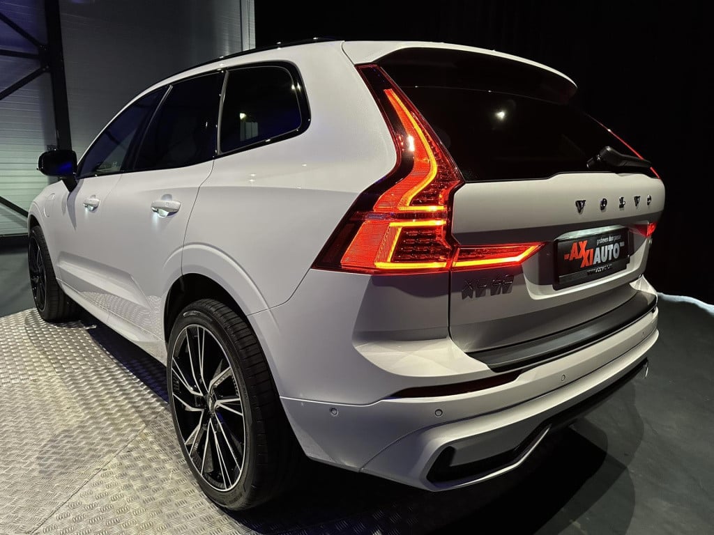 Volvo XC60 2.0 t6 plug-in hybrid awd plus dark *pano*hksound*leder*memory*