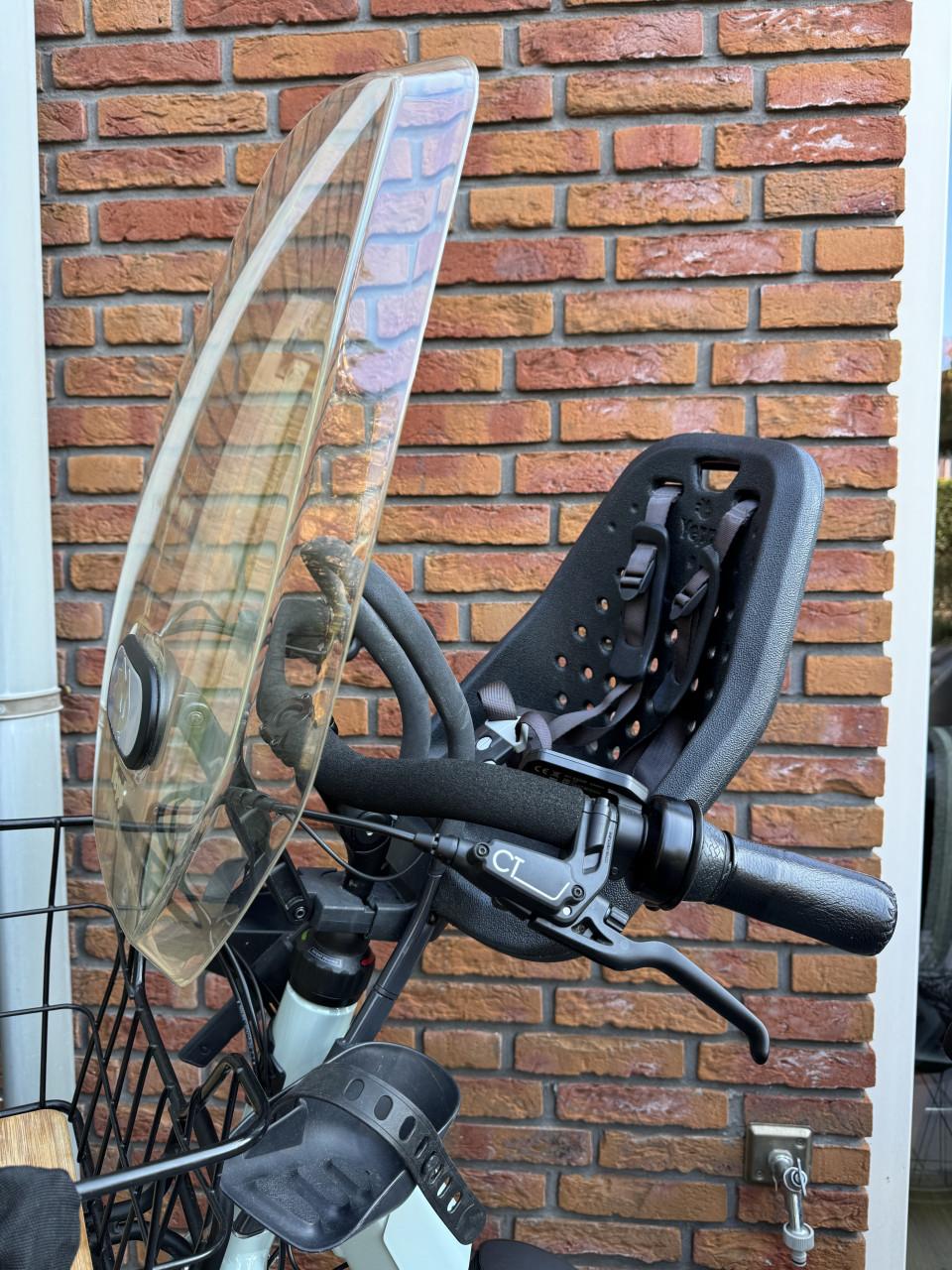 Erg mooi Yepp mini voorzitje, compleet.